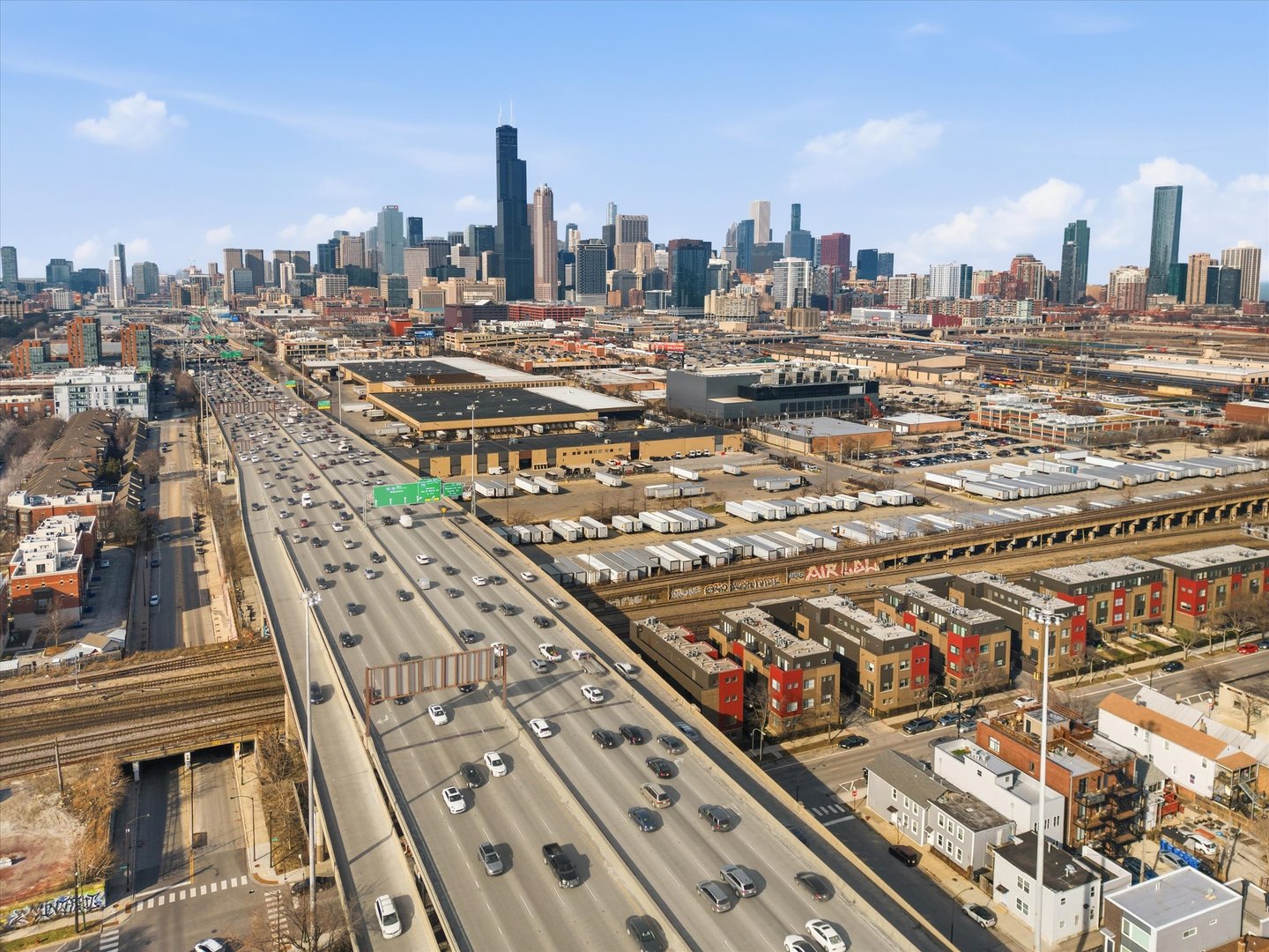 648 West 16th Street, Unit 2 Chicago, IL 60616 - Photo 7 of 19 a view of a city