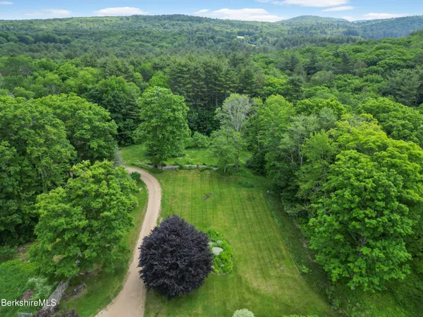 $1,200,000 | 155 Canaan Valley Road, New Marlborough, MA 01259