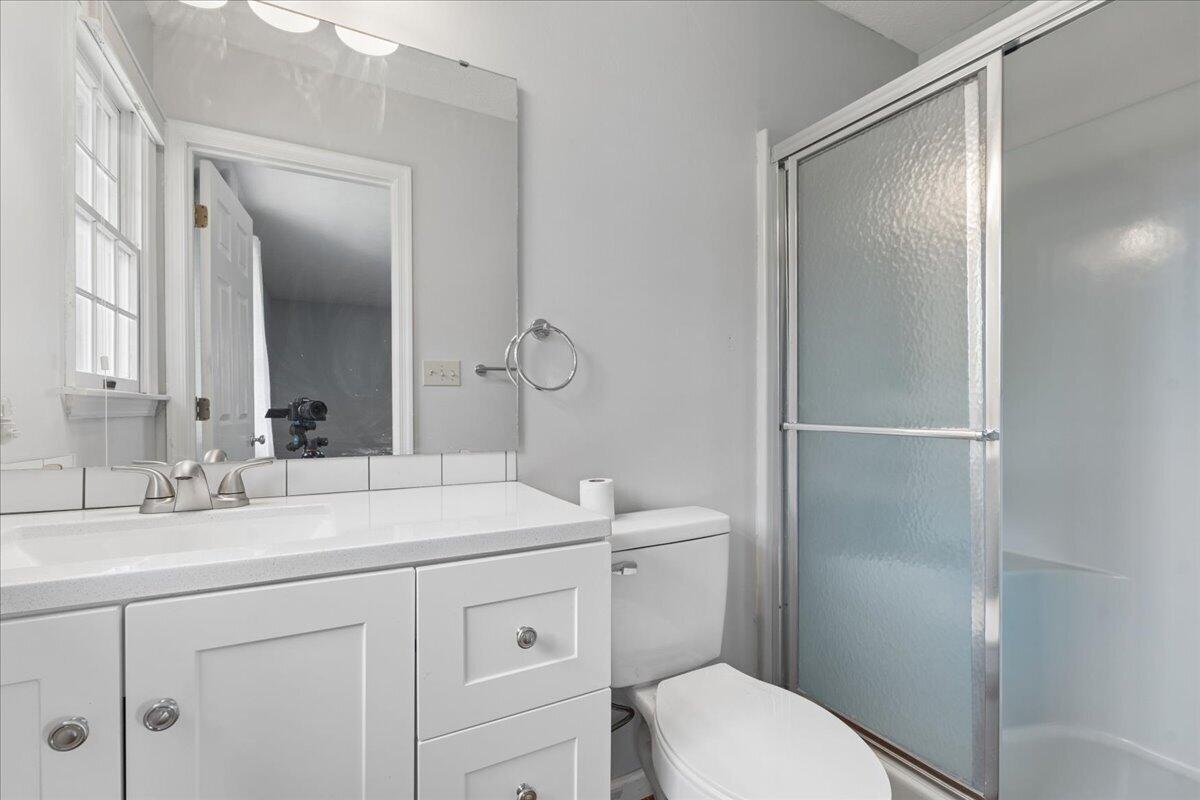 218 North Branch Road Bedford, VA 24523 - Photo 22 of 58 Master Bath