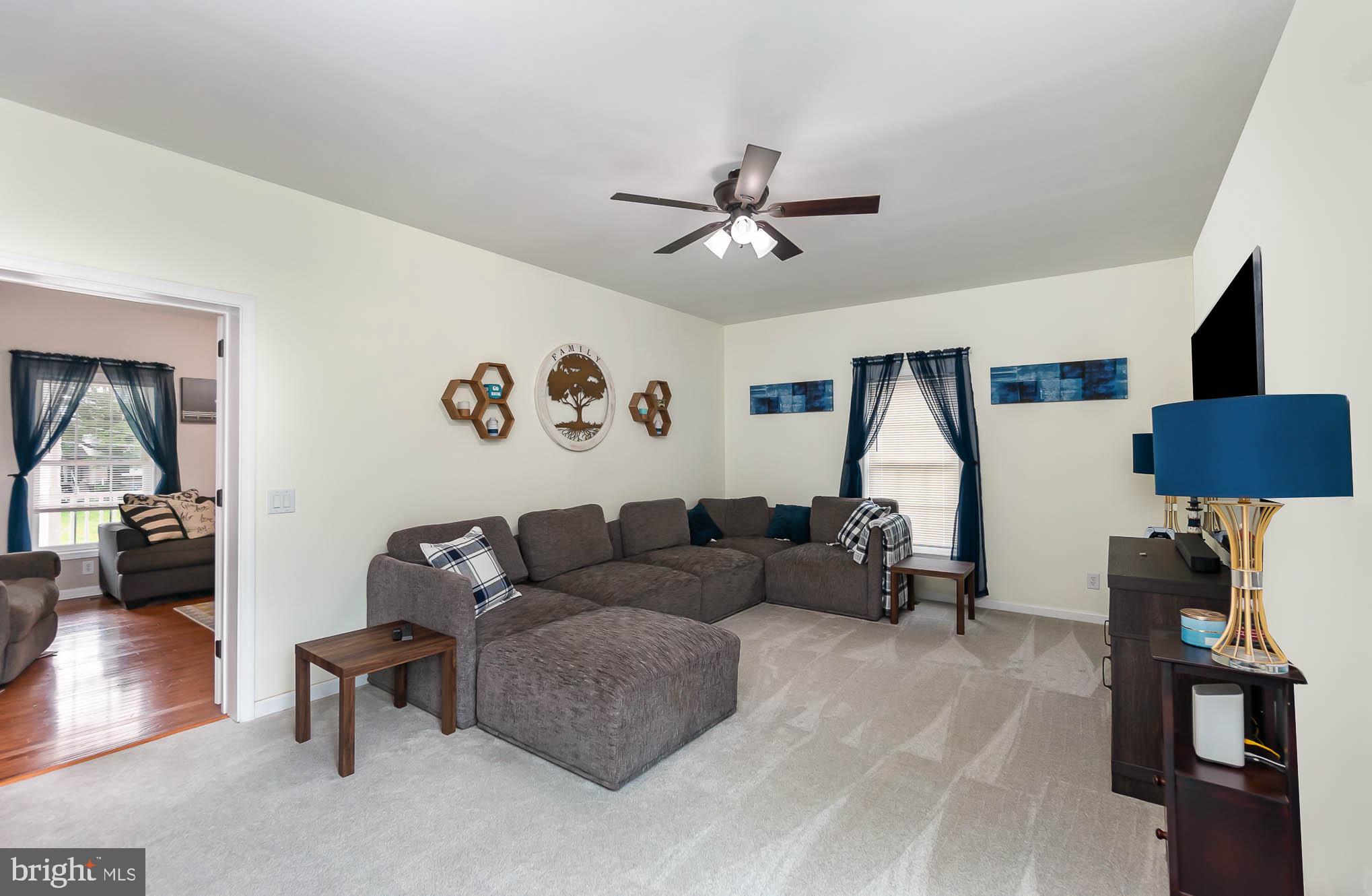 827 Seneca Park Road Middle River, MD 21220 - Photo 19 of 49 Family Room with Walkout to Deck