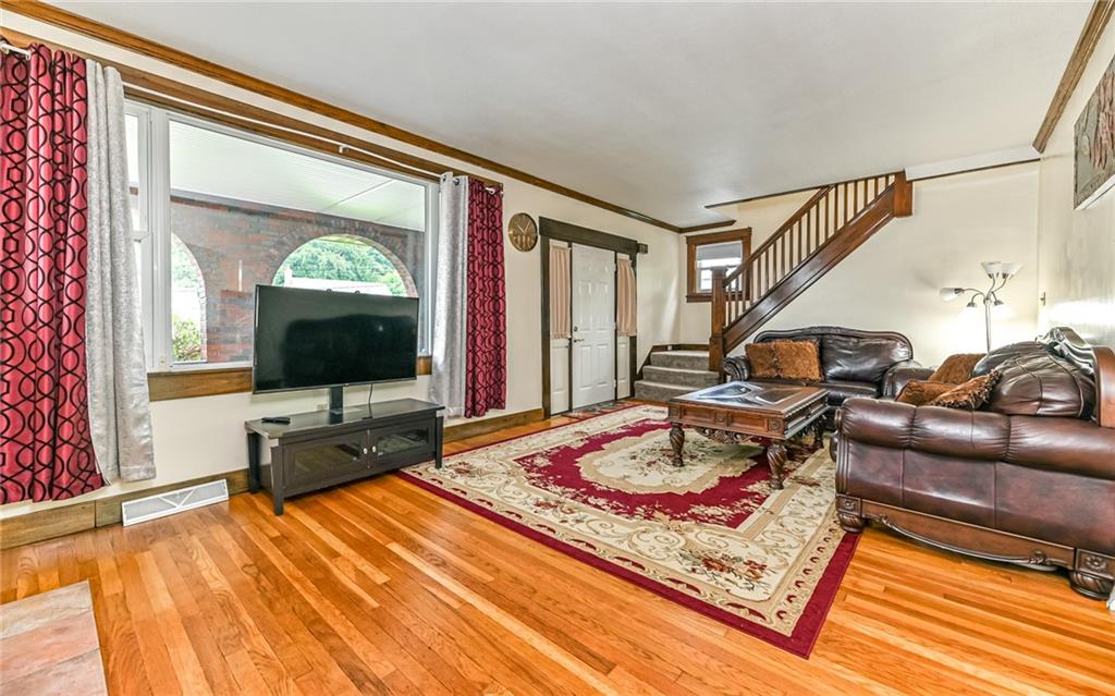 4257 Evergreen Road Pittsburgh, PA 15214 - Photo 4 of 23 Gallery Image 4