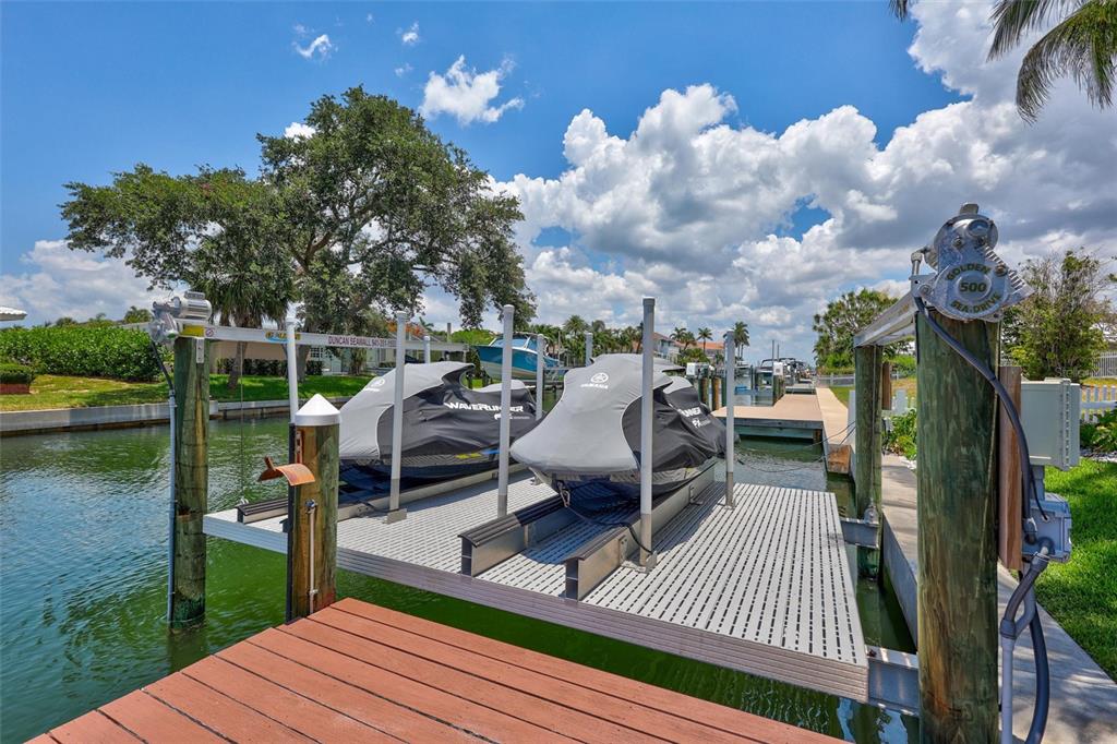 571 Ranger Lane Longboat Key, FL 34228 - Photo 77 of 89 Gallery Image 77