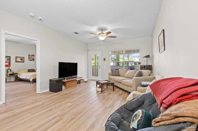 $270,000 | 5870 Spanish Trail, Unit E, Pensacola, FL 32504