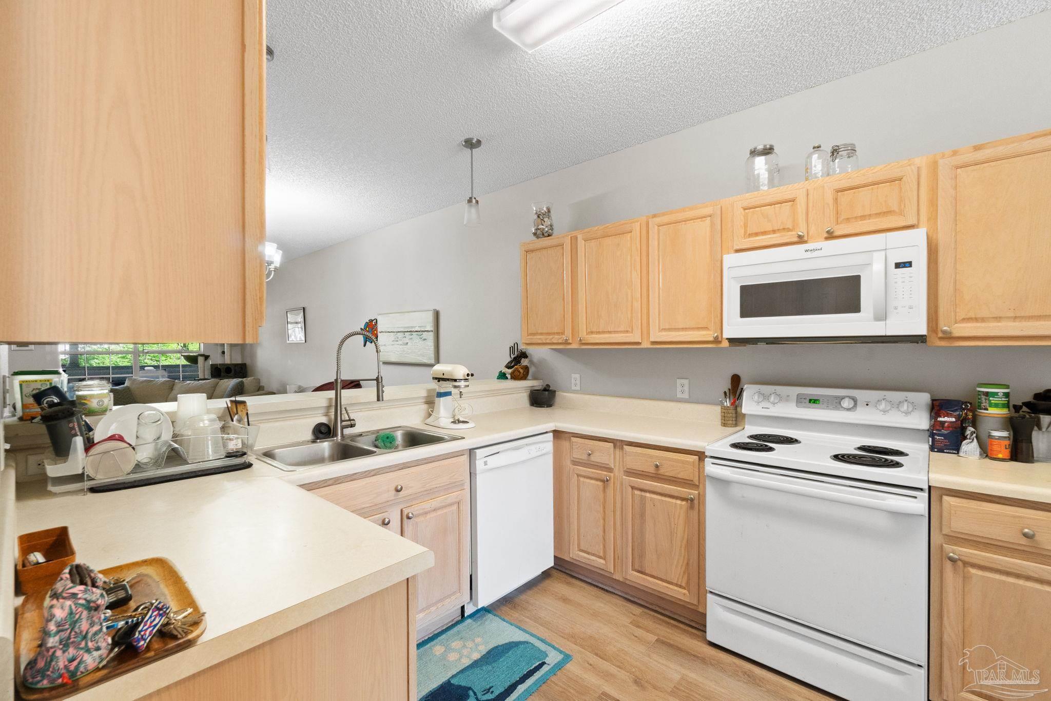 5870 Spanish Trail, Unit E Pensacola, FL 32504 - Photo 7 of 37