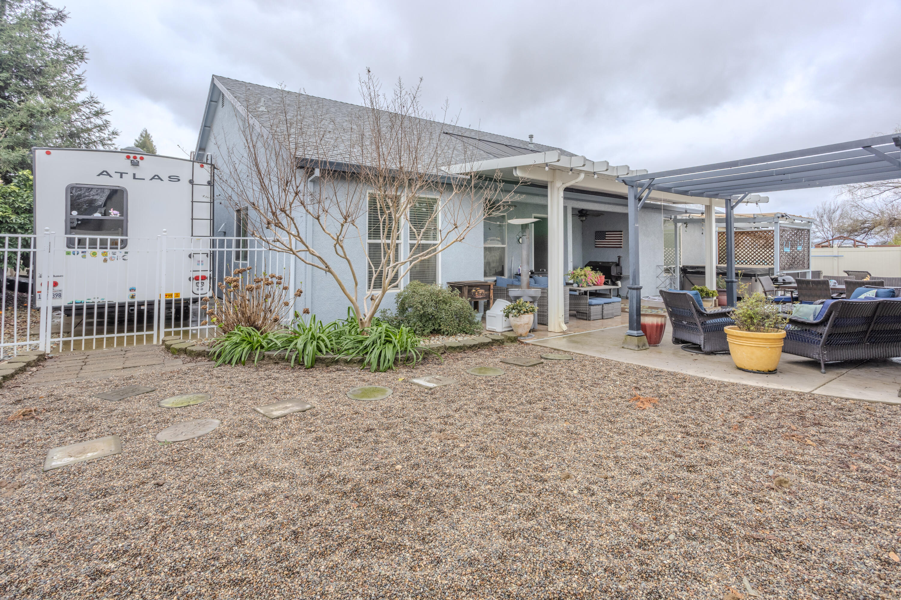 2182 Cadjew Street Redding, CA 96003 - Photo 3 of 22 RV parking