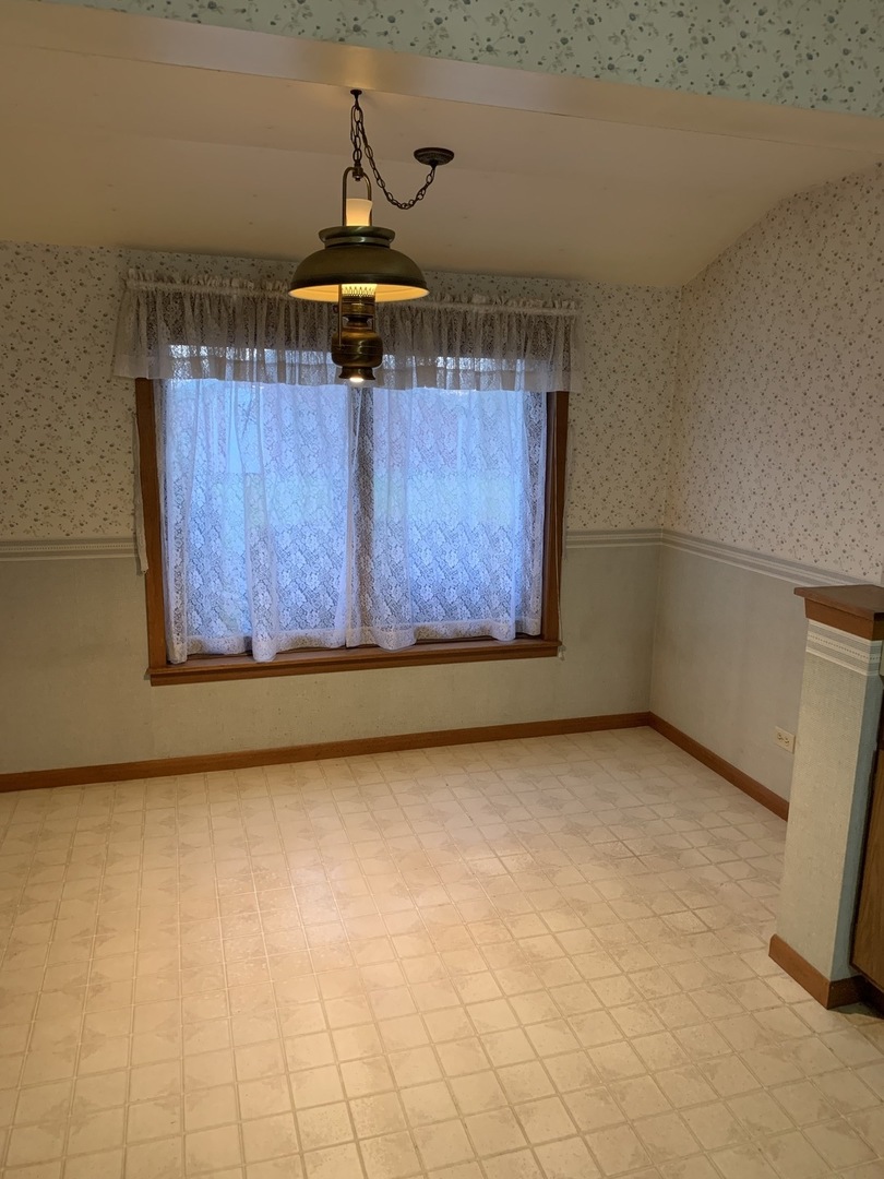 37W793 Binnie Road, Unit 1 Dundee, IL 60118 - Photo 15 of 23 a view of wooden floor