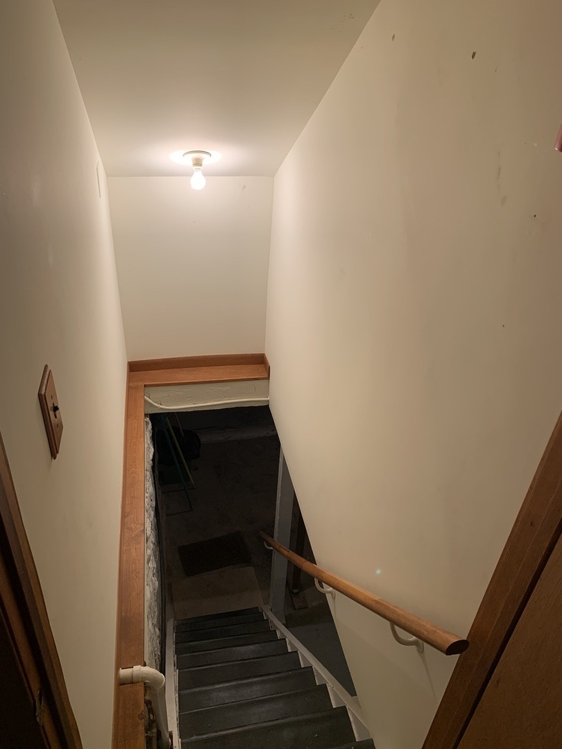 37W793 Binnie Road, Unit 1 Dundee, IL 60118 - Photo 16 of 23 a view of entryway