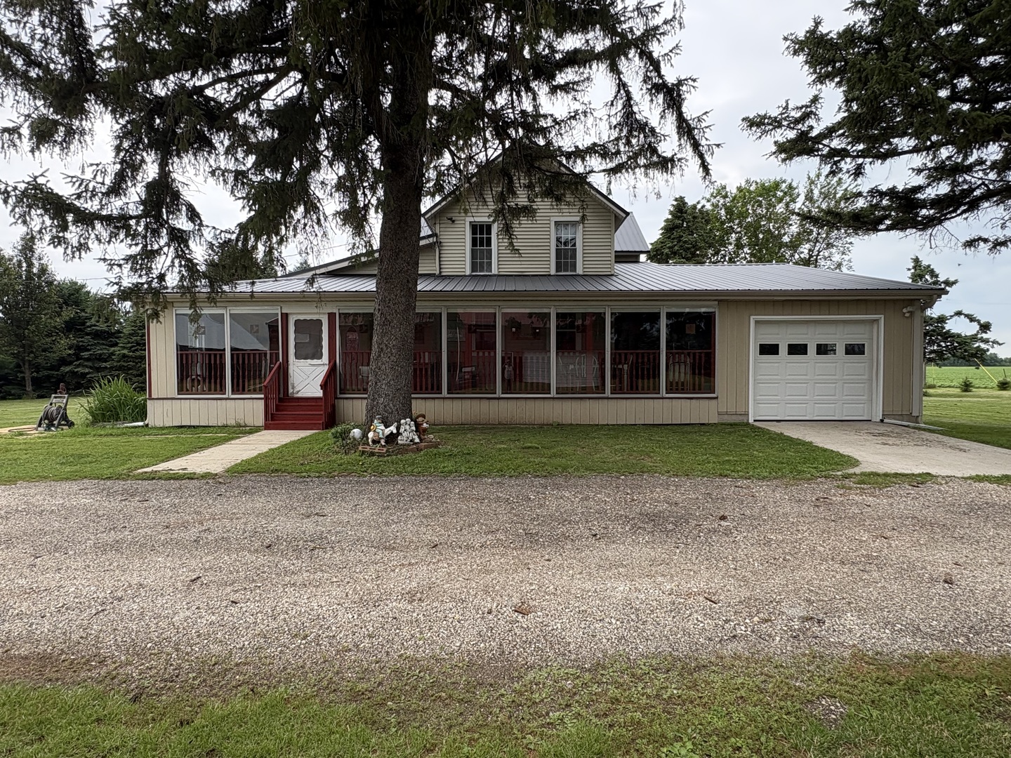 2563 Gurler Road Rochelle, IL 61068 - Photo 1 of 54