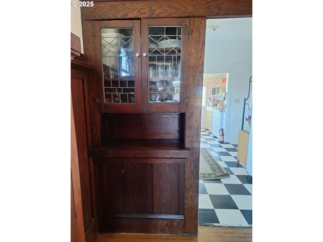 $450,000 | 175 South 6th Street, Reedsport, OR 97467