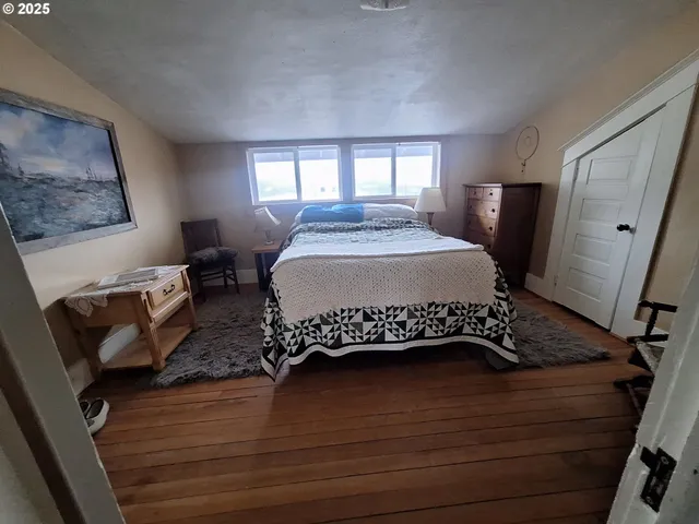 $450,000 | 175 South 6th Street, Reedsport, OR 97467