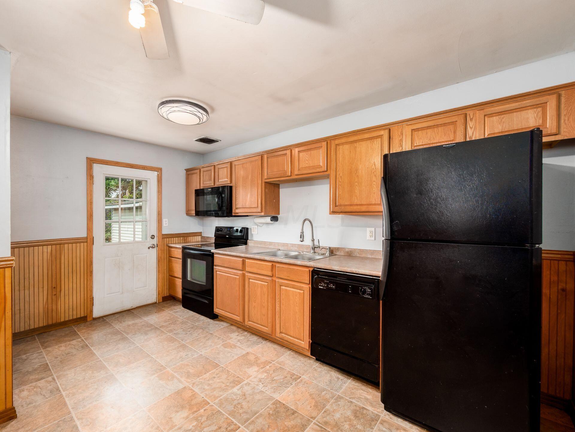 156 Cullman Road Columbus, OH 43207 - Photo 16 of 33 Kitchen