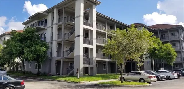 $2,400 | 2801 Riverside Drive, Unit 407, Coral Springs, FL 33065