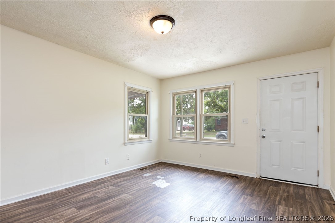 205 South 7th Street Spring Lake, NC 28390 - Photo 5 of 26