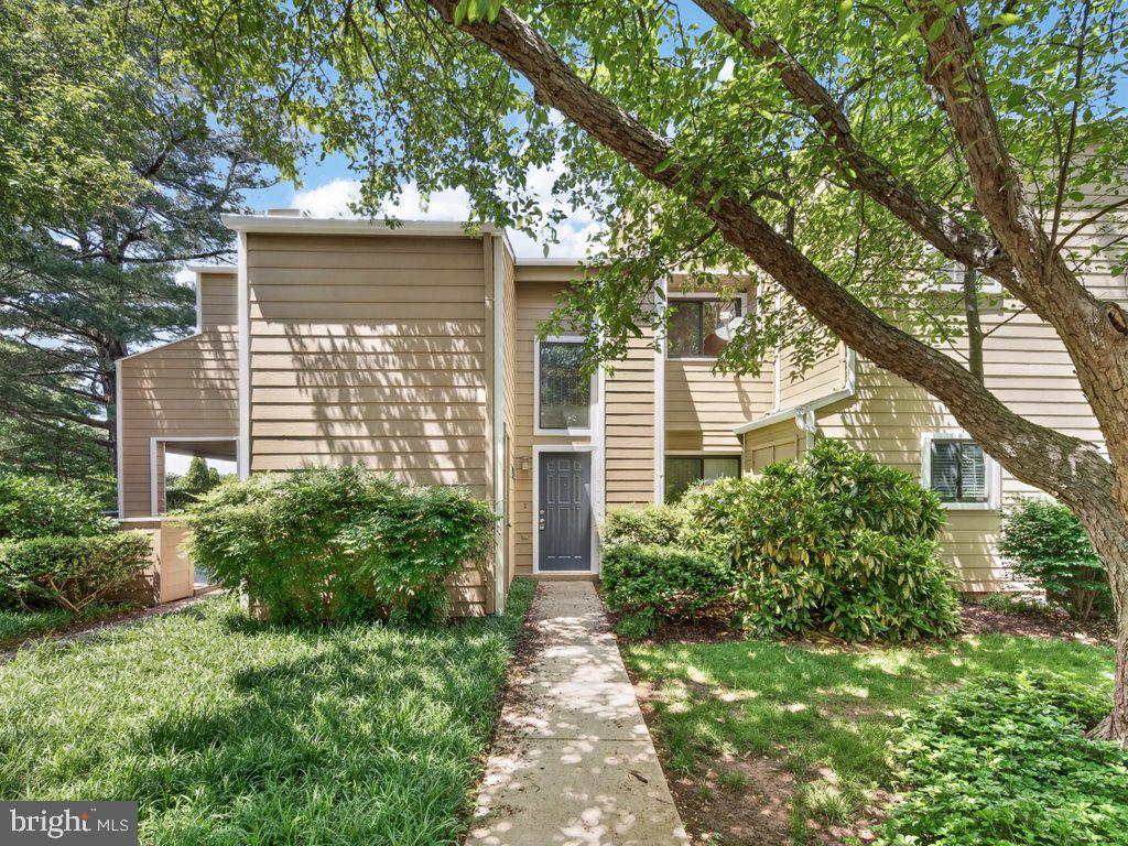1917 Villaridge Drive Reston, VA 20191 - Photo 1 of 35