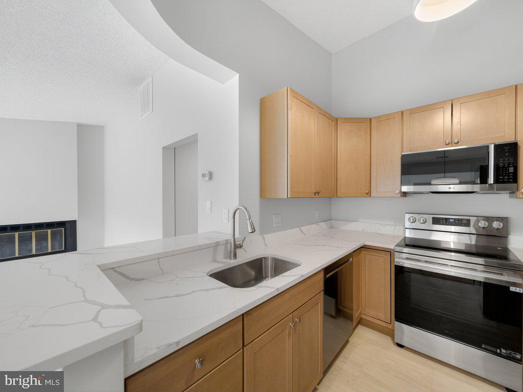 1917 Villaridge Drive Reston, VA 20191 - Photo 19 of 35