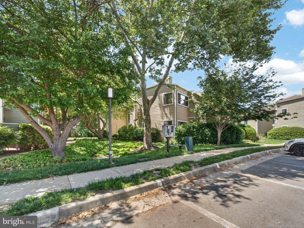 1917 Villaridge Drive Reston, VA 20191 - Photo 27 of 35