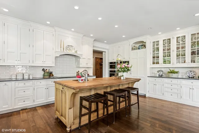 $6,499,000 | 34-w093 Army Trail Road, Wayne, IL 60184