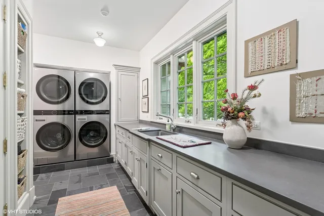 $6,499,000 | 34-w093 Army Trail Road, Wayne, IL 60184