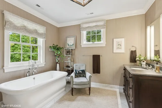 $6,499,000 | 34-w093 Army Trail Road, Wayne, IL 60184