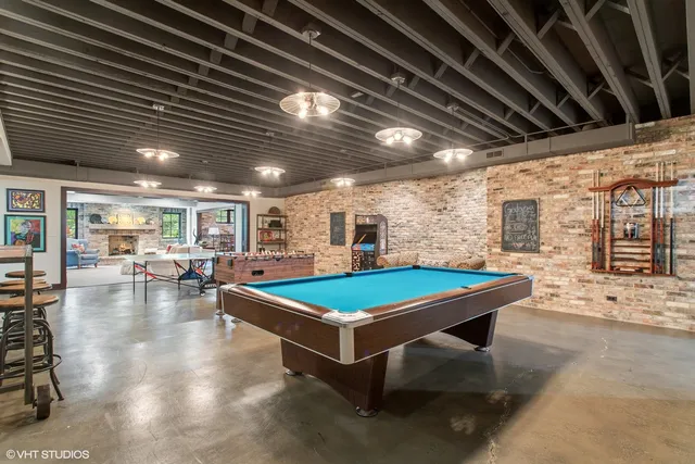 $6,499,000 | 34-w093 Army Trail Road, Wayne, IL 60184