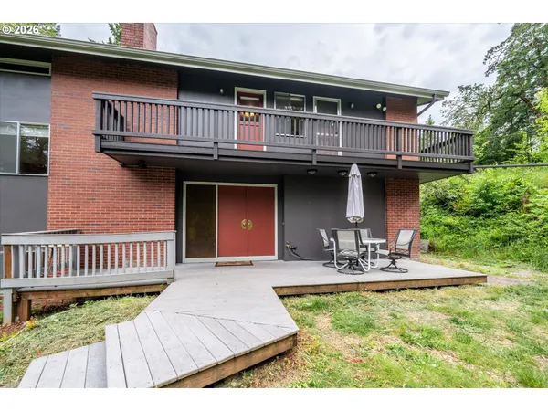 $1,075,000 | 27828 Gibralter Loop, Eugene, OR 97405