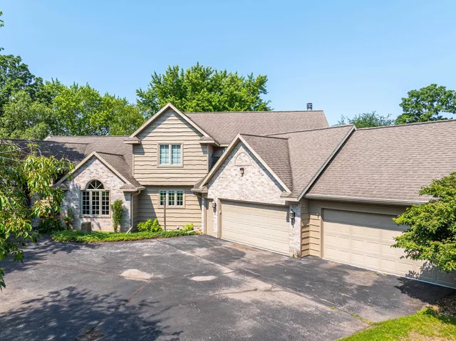$839,900 | 1749 Hawthorne Heights Drive, De Pere, WI 54115
