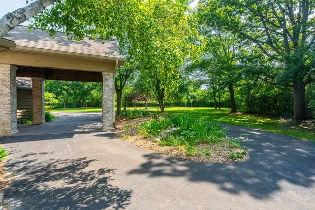 $839,900 | 1749 Hawthorne Heights Drive, De Pere, WI 54115