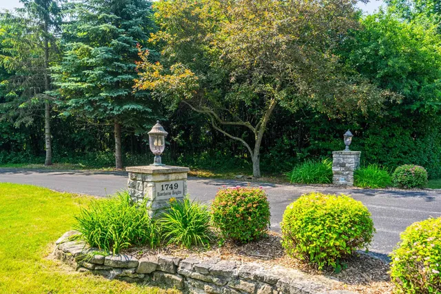 $839,900 | 1749 Hawthorne Heights Drive, De Pere, WI 54115