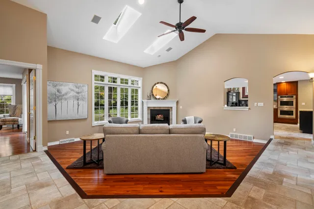 $839,900 | 1749 Hawthorne Heights Drive, De Pere, WI 54115