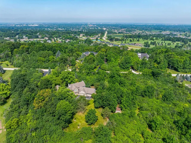 $839,900 | 1749 Hawthorne Heights Drive, De Pere, WI 54115