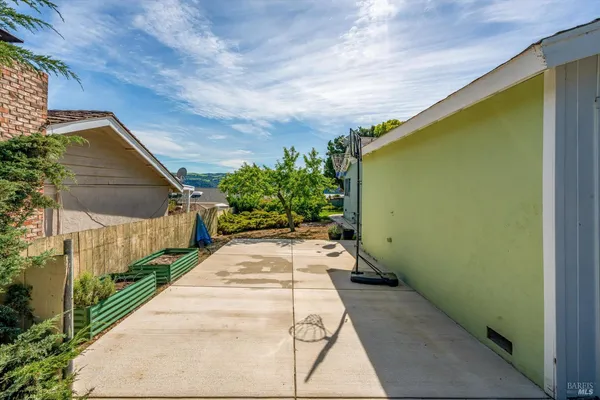 $799,900 | 370 West M Street, Benicia, CA 94510