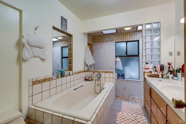 $799,900 | 370 West M Street, Benicia, CA 94510