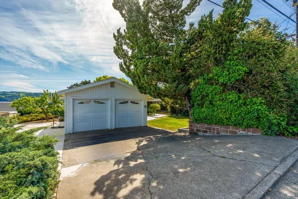 $799,900 | 370 West M Street, Benicia, CA 94510