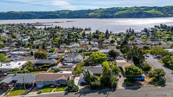 $799,900 | 370 West M Street, Benicia, CA 94510