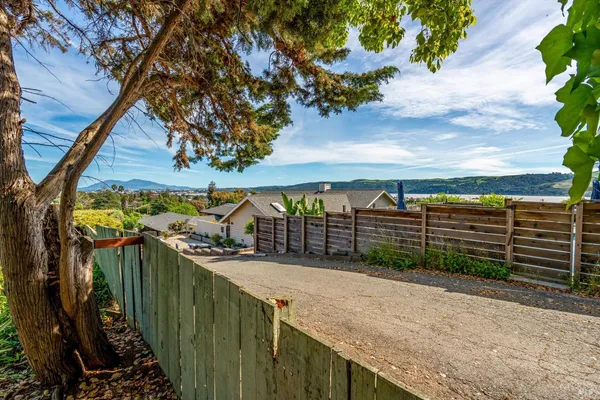 $799,900 | 370 West M Street, Benicia, CA 94510