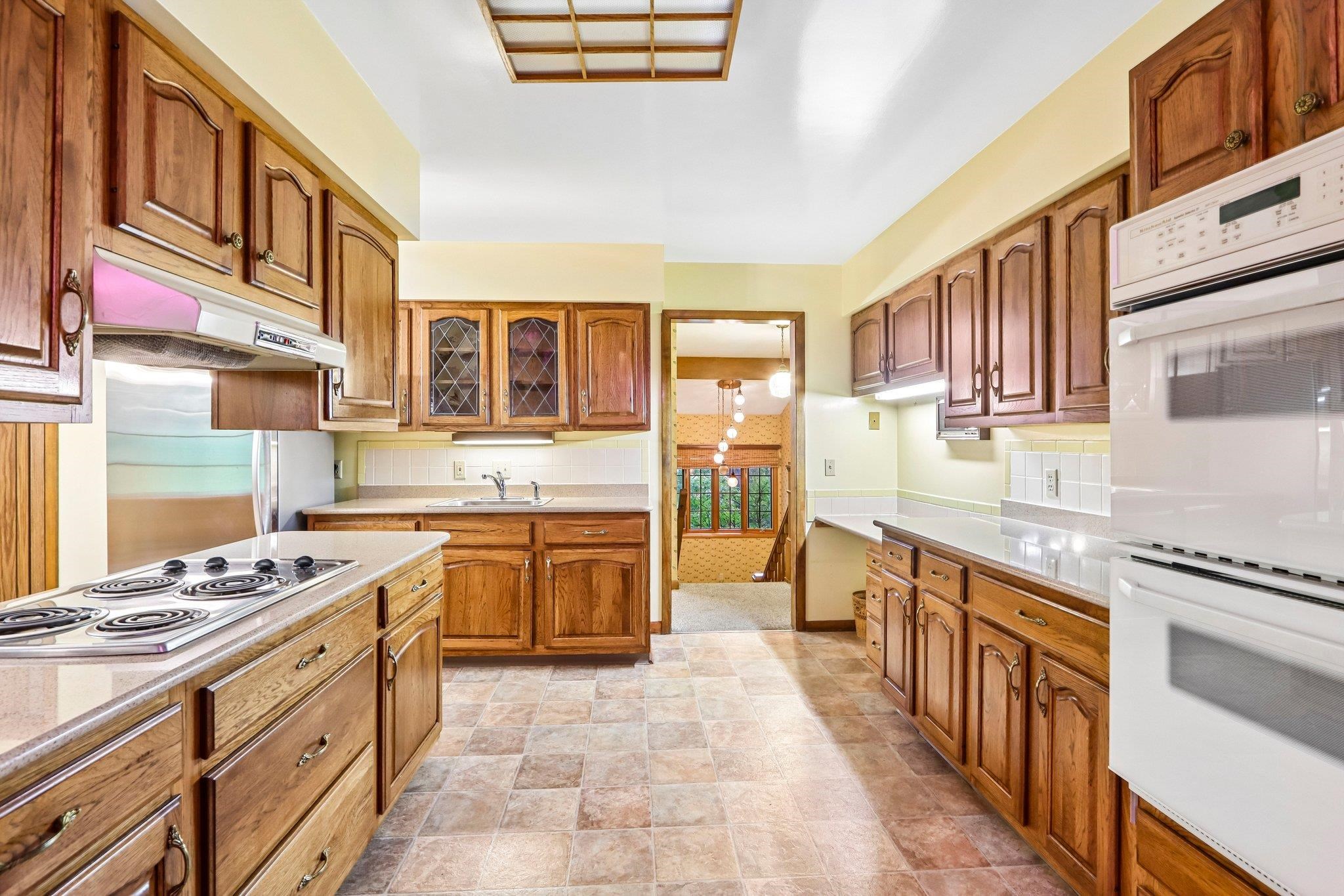 6006 Greentree Road Madison, WI 53711 - Photo 14 of 53 Gallery Image 14