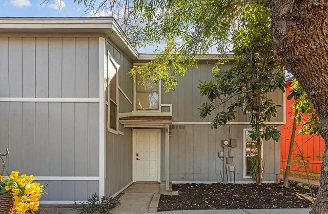 $1,650 | 4813 Yucca Hill Drive, Austin, TX 78744