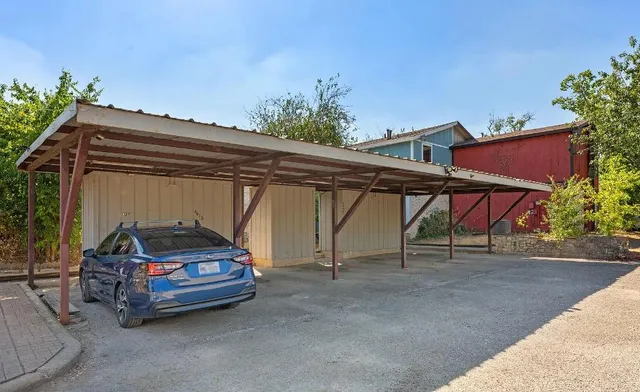 $1,650 | 4813 Yucca Hill Drive, Austin, TX 78744