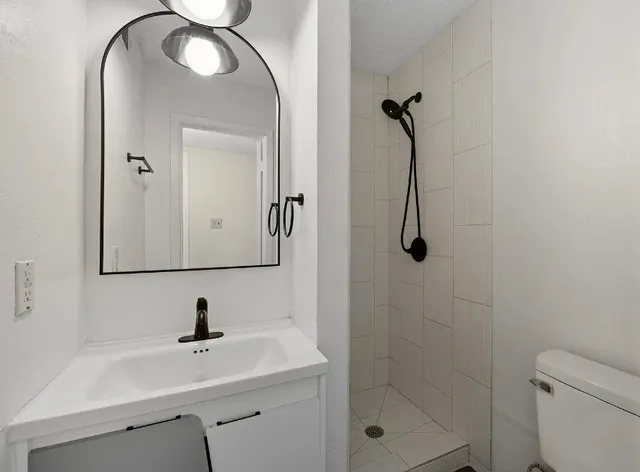 $1,650 | 4813 Yucca Hill Drive, Austin, TX 78744