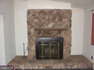 12173 Aster Road Philadelphia, PA 19154 - Photo 4 of 5