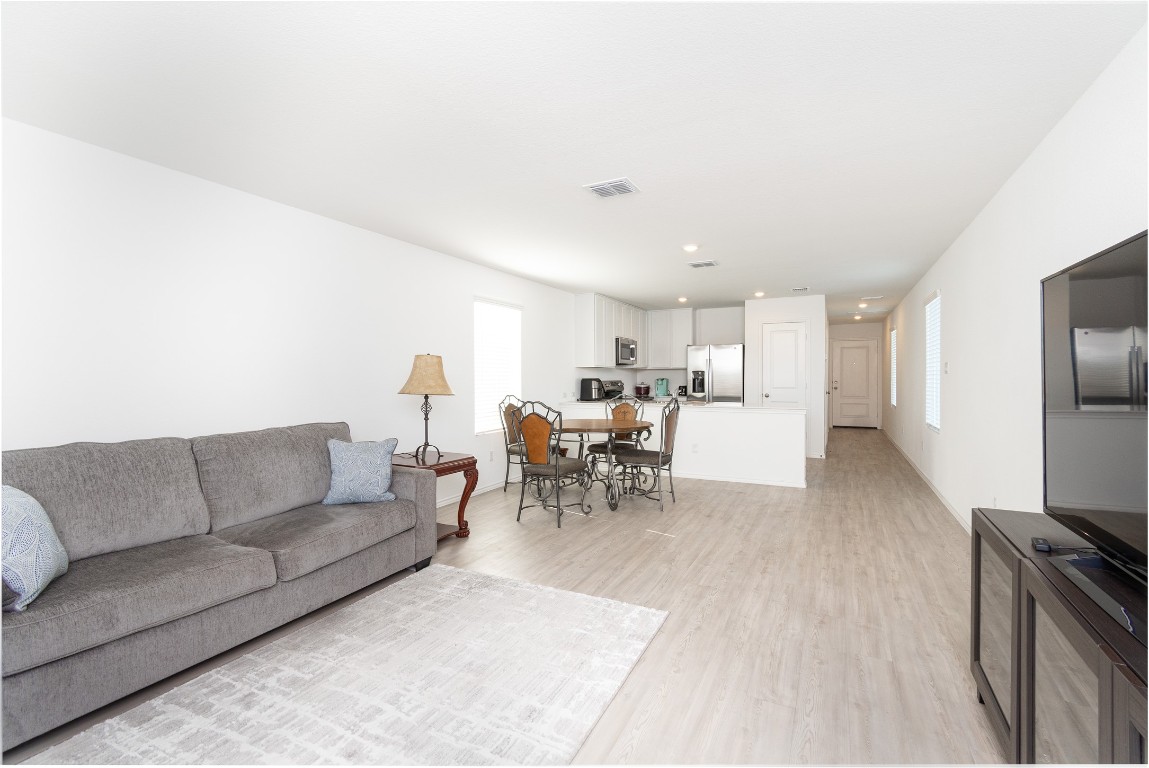 539 Commander Abbott Drive Jarrell, TX 76537 - Photo 5 of 19