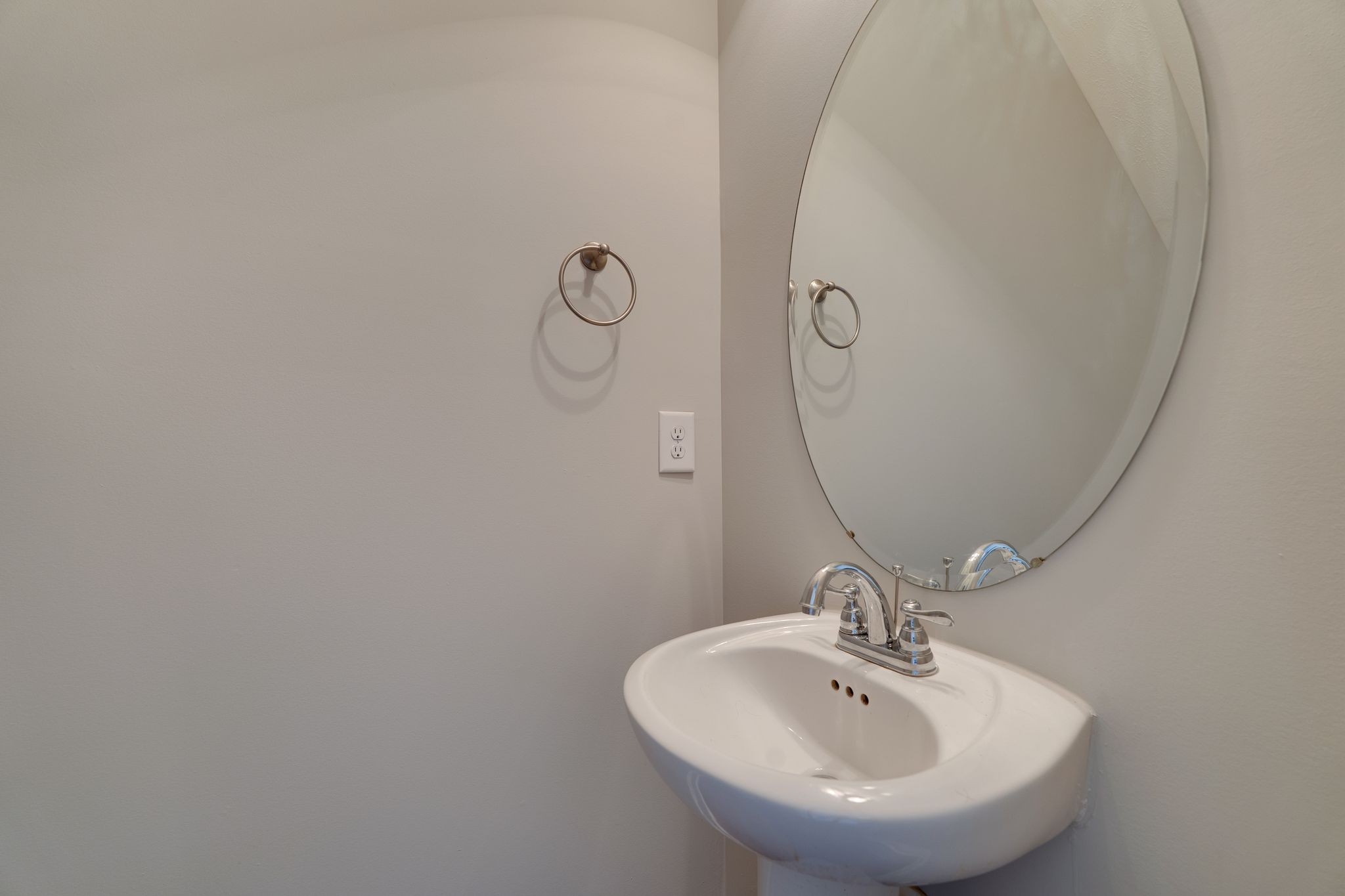 810 Staten Drive Murfreesboro, TN 37128 - Photo 11 of 20 a bathroom with a sink and mirror