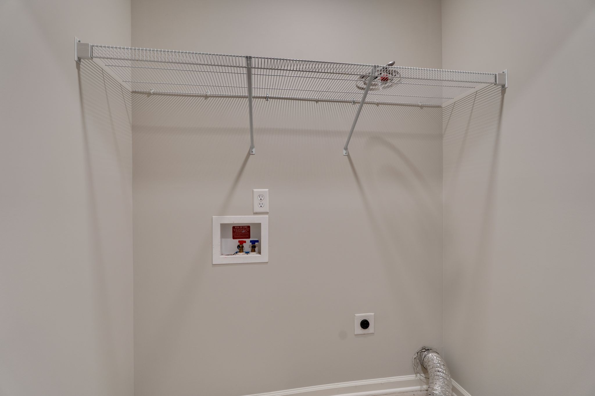 810 Staten Drive Murfreesboro, TN 37128 - Photo 12 of 20 a view of a small room
