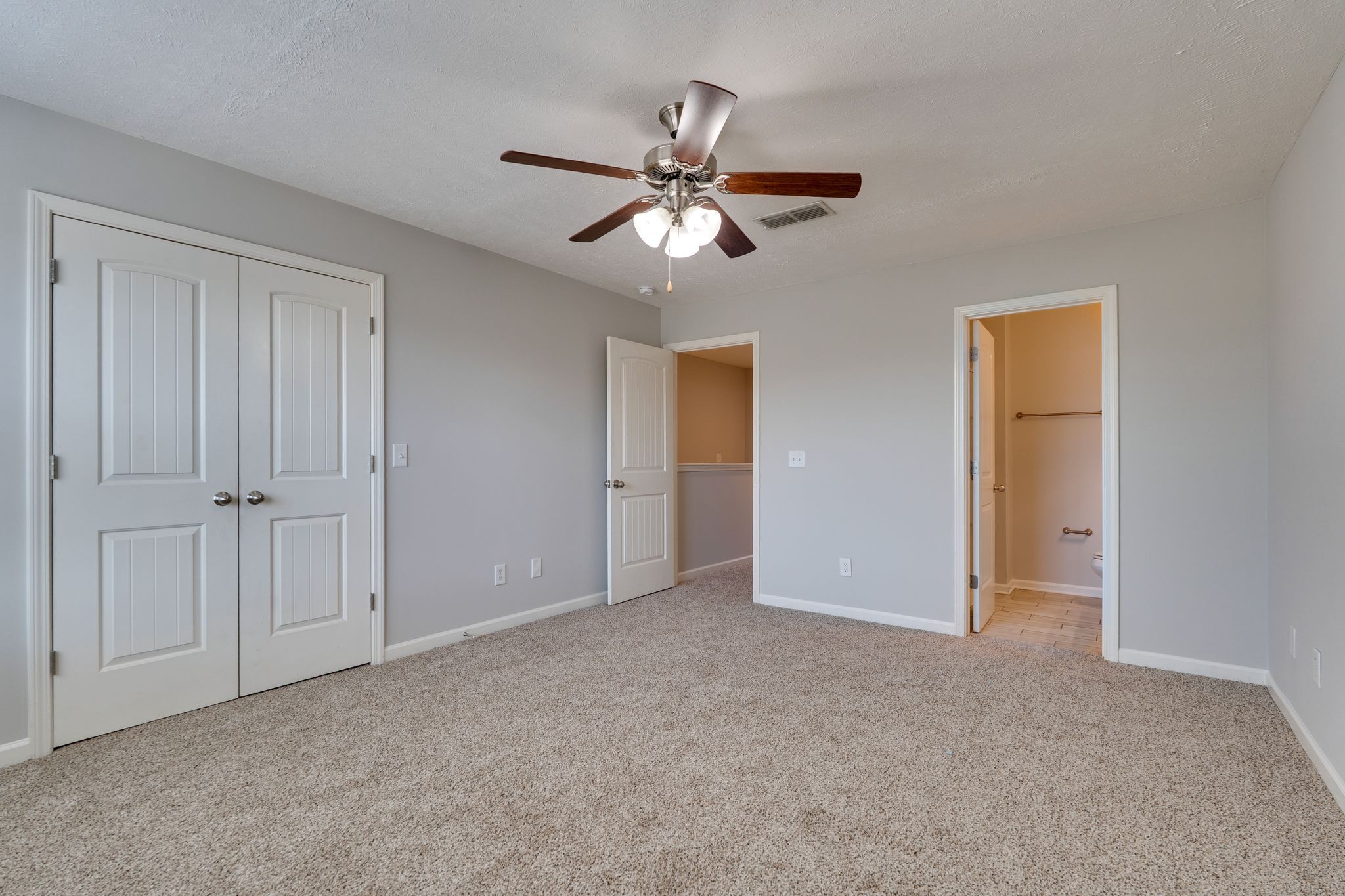 810 Staten Drive Murfreesboro, TN 37128 - Photo 14 of 20 a view of an empty room and chandelier fan
