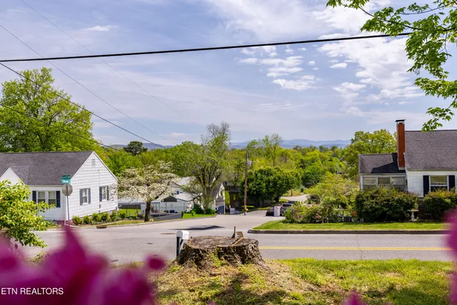 $369,000 | 1309 Everett Avenue, Maryville, TN 37804