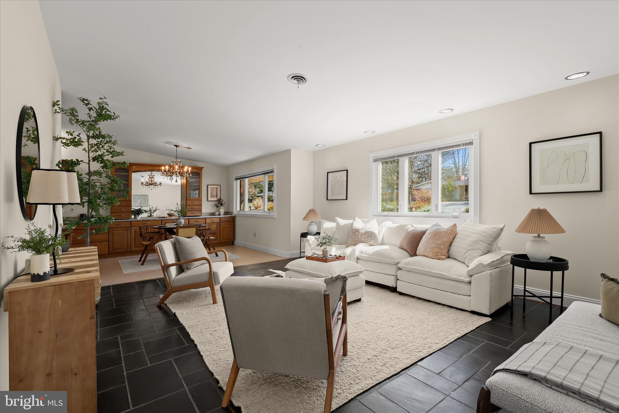 3410 Fielding Road Pikesville, MD 21208 - Photo 5 of 40 Living Room