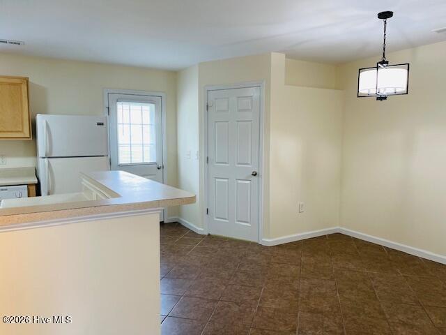 312 Comanche Trail Havelock, NC 28532 - Photo 12 of 31 KITCHEN AND DINING