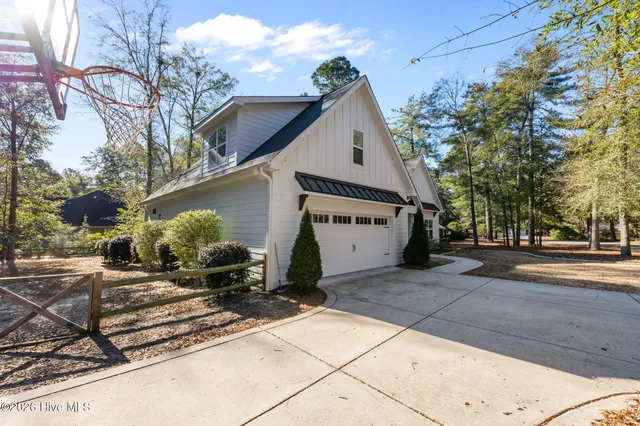 $795,000 | 4 Oakmont Drive, Pinehurst, NC 28374