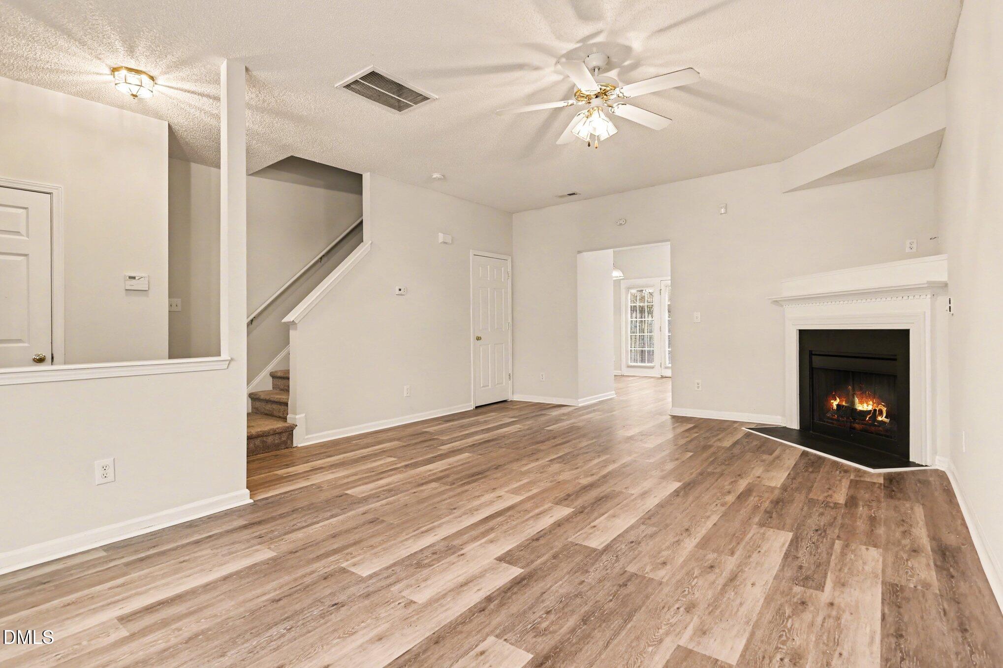 10947 Pendragon Place Raleigh, NC 27614 - Photo 5 of 21 002_file_2498