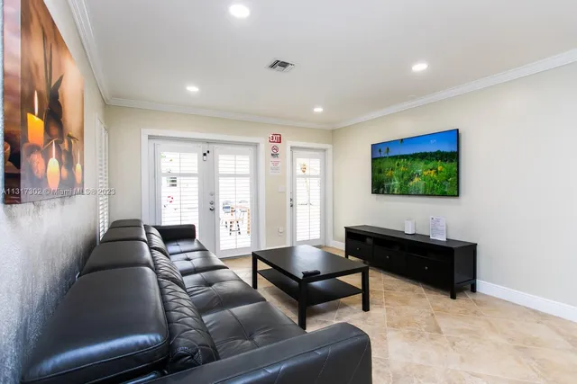 $12,500 | 714 Harrison Street, Hollywood, FL 33019